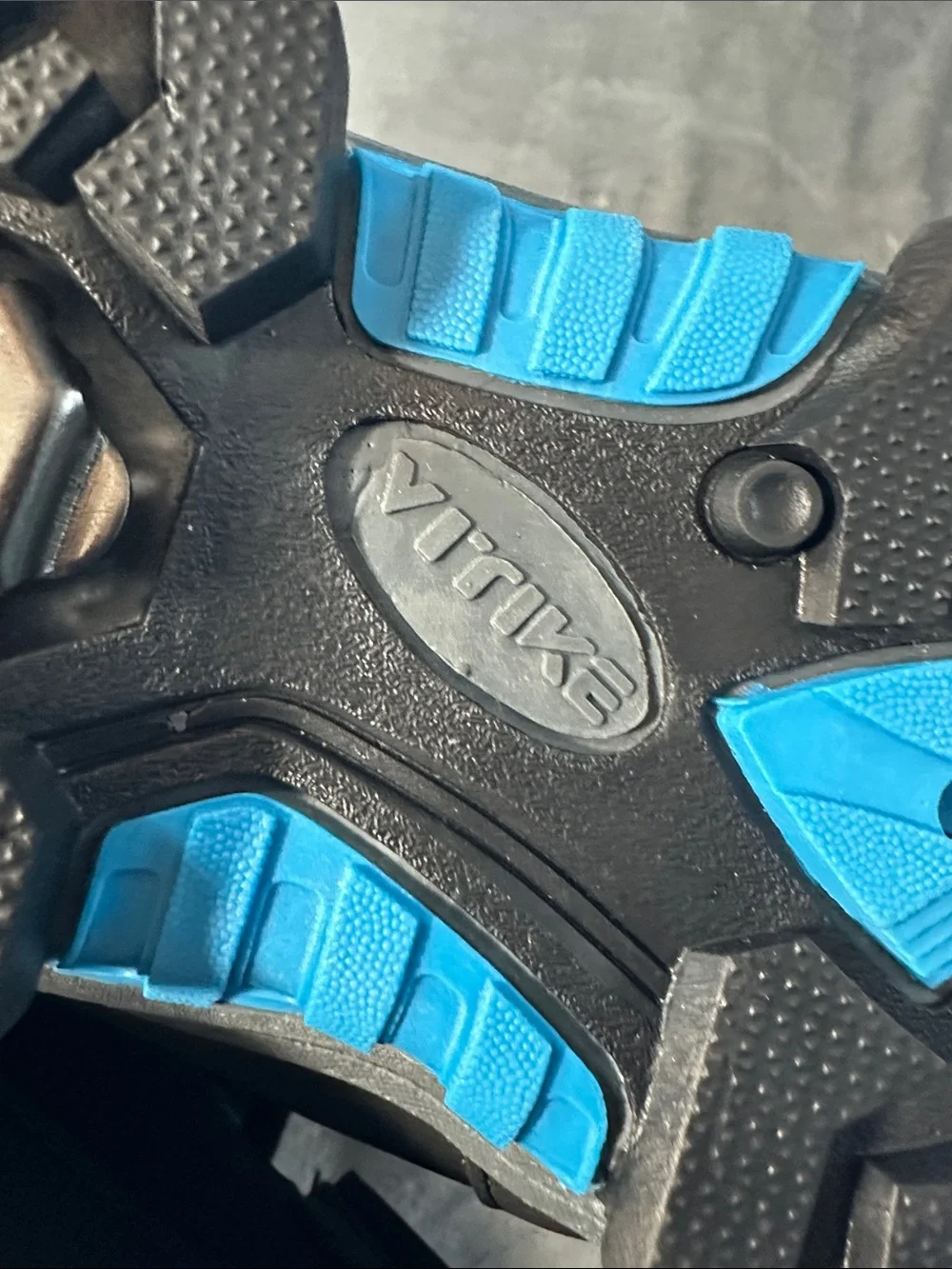NWOT VITIKE Hiking Snow Boots Sz 37 or US 5-5.5 BOYS